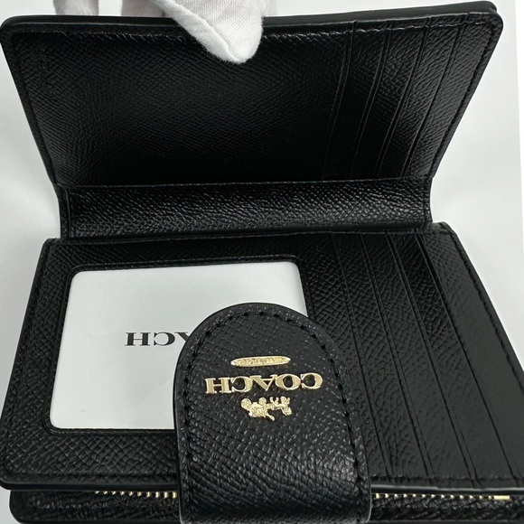🏷️SOLD Coach Medium Corner Zip Wallet in Black Crossgrain Leather - Picture 9 of 12